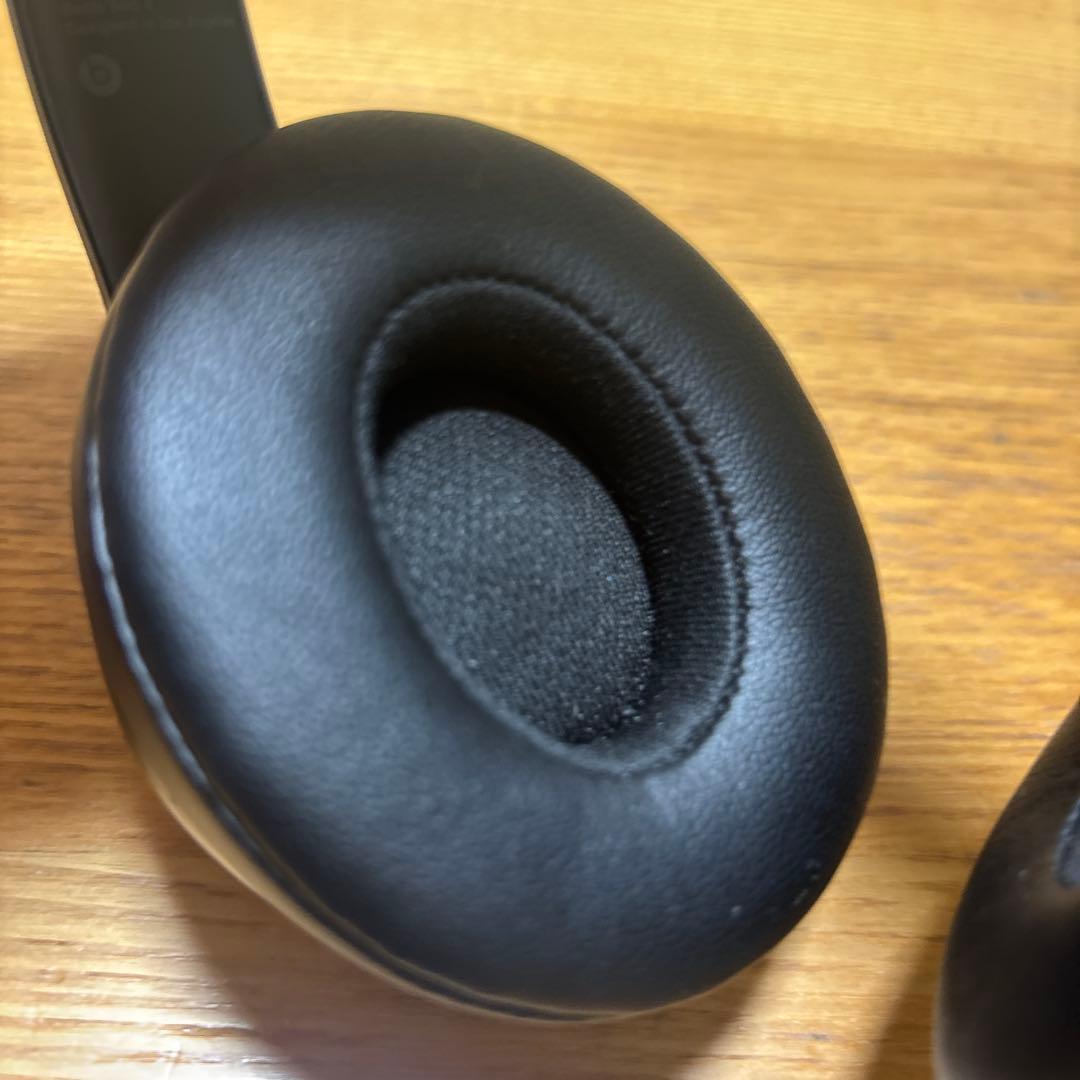 Beats Solo 4 ワイヤレスヘッドホン ブラック