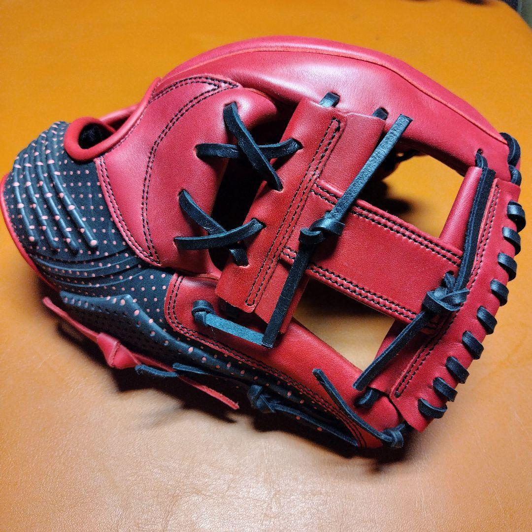 軟式野球グローブ 赤と黒