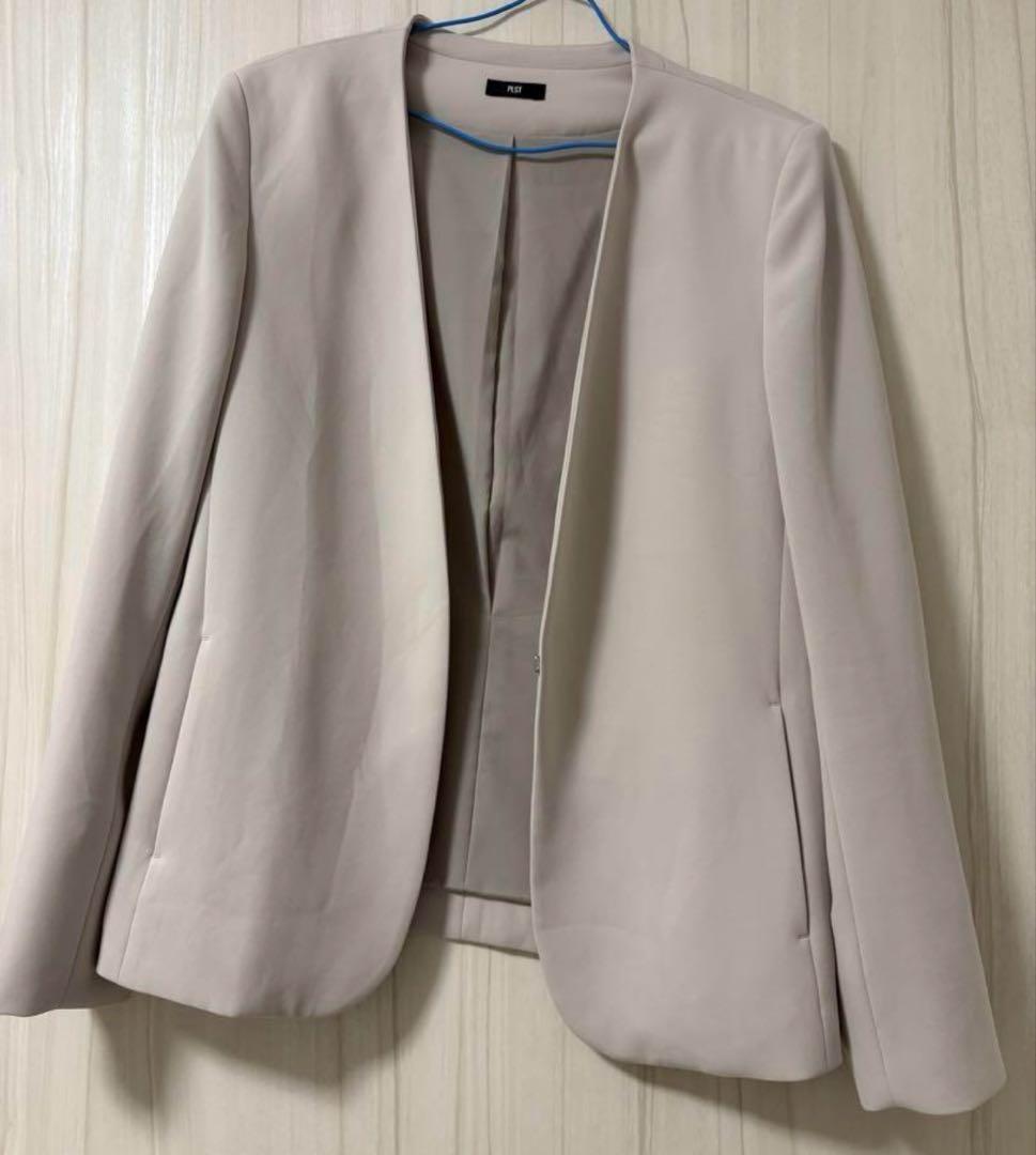 美品　PLST現行タグ　トリアセブレンド　パンツスーツ　セットアップ　ベージュM