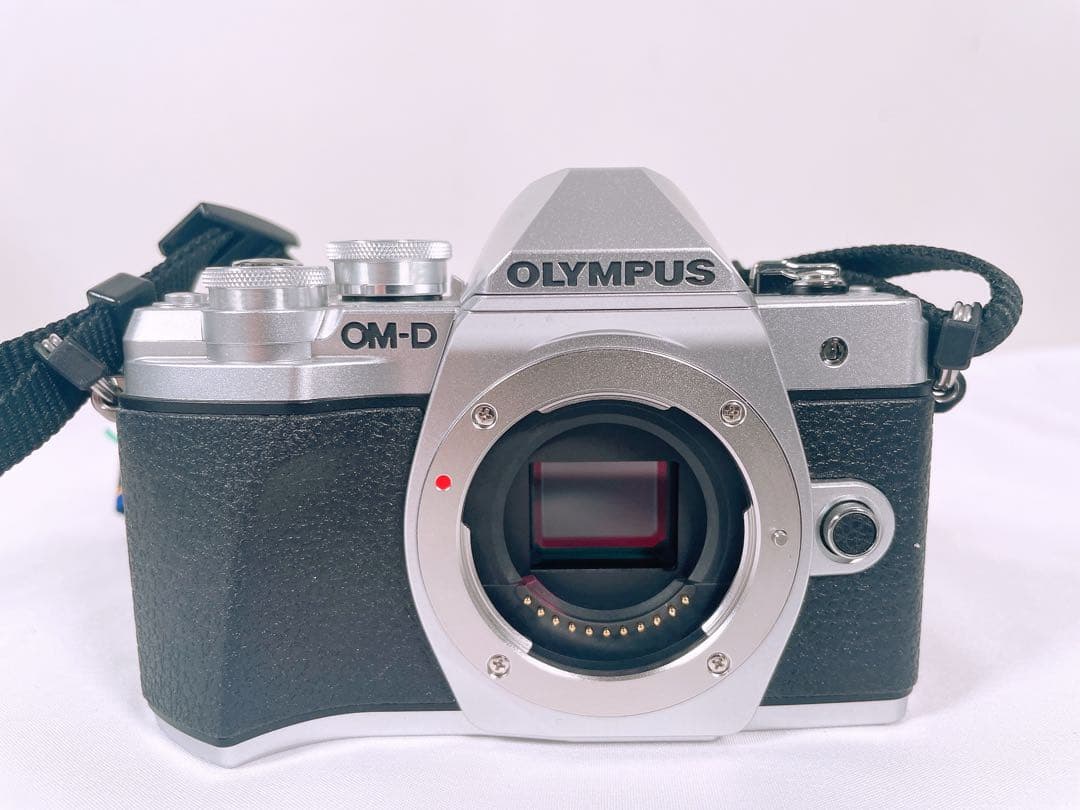 OLYMPUS OM-D E-M10 MARK III ダブルズームキット