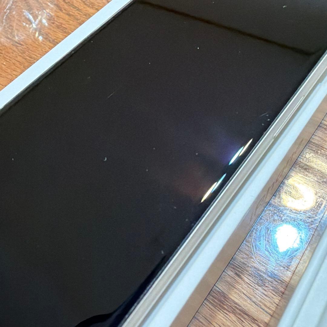 iPhone SE 第3世代 64GB Starlight