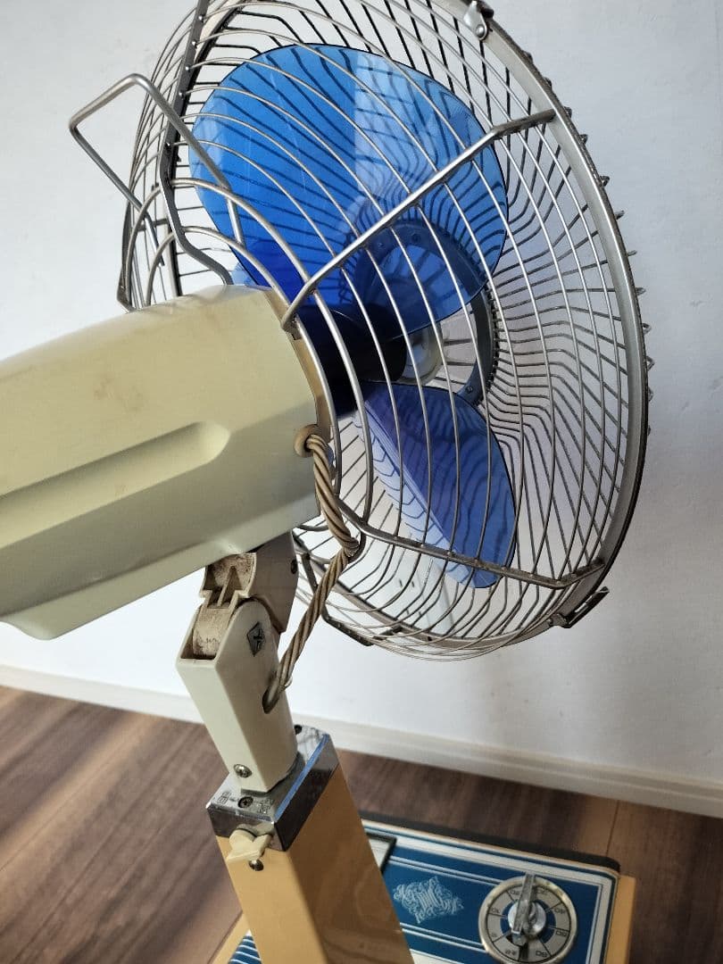 青い3枚ファンの扇風機　昭和レトロアンティークSHARPシャープPJ-303SF
