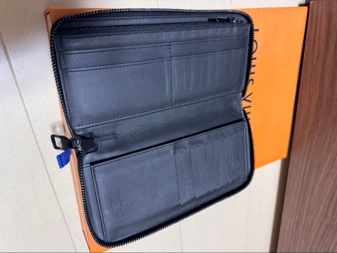 ルイヴィトン　極美品　正規品　ジッピーウォレット　ヴェルティカル
