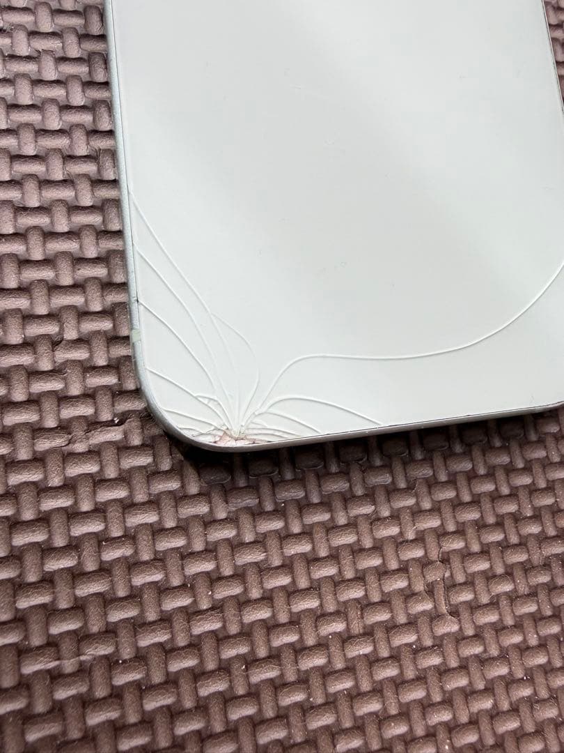 Apple iPhone 15 256GB ミントグリーン 本体