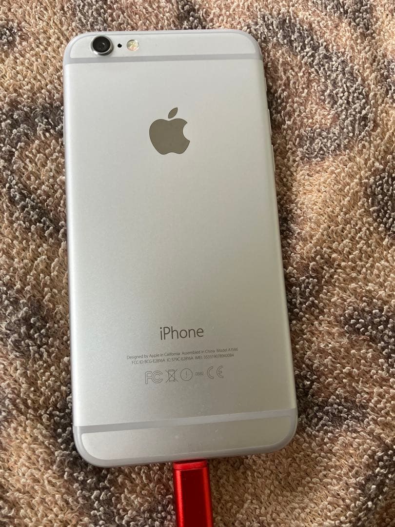 Apple iPhone 6 シルバー 64GB 高級ケース　ガラスフィルム付き