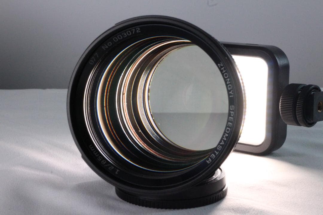 ※訳 中一光学 SPEEDMASTER 85mm F1.2 SONY Eマウント