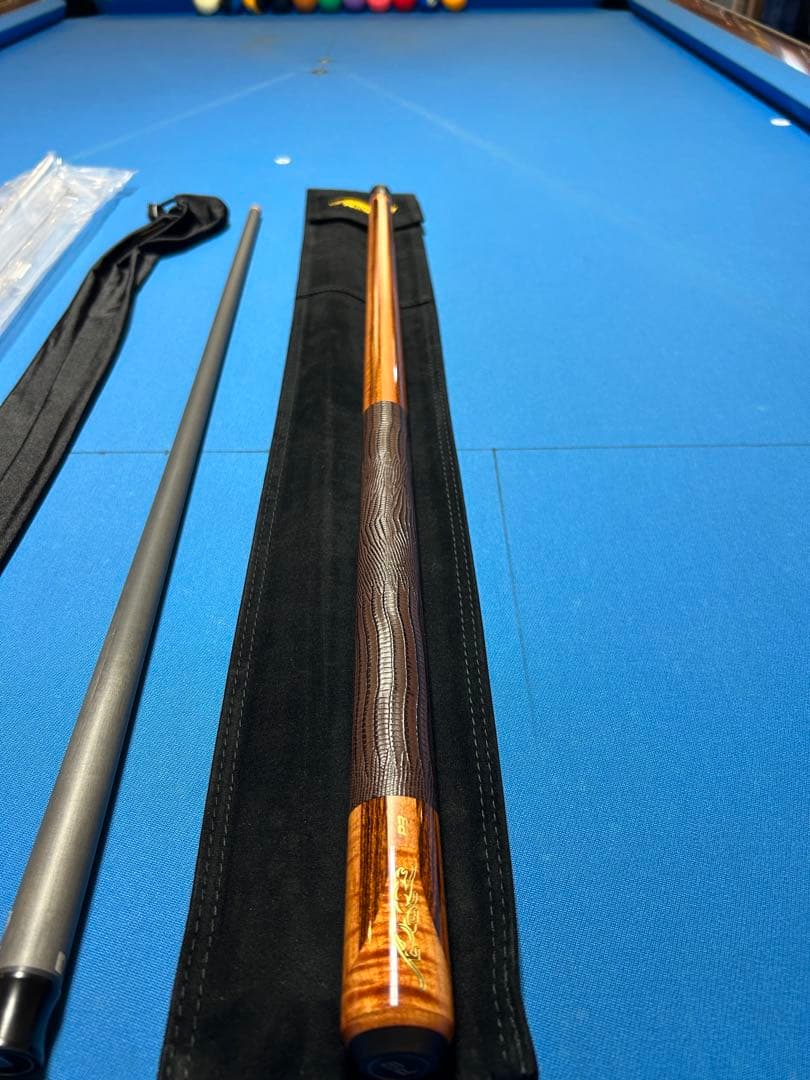 Predator プレデターキュー　P3 AURA ユニロック　レボシャフト付き