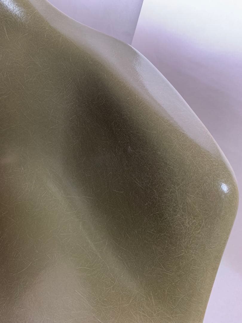 イームズ Eames アームシェル ハーマンミラー オリーブ