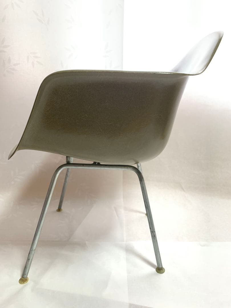 イームズ Eames アームシェル ハーマンミラー オリーブ