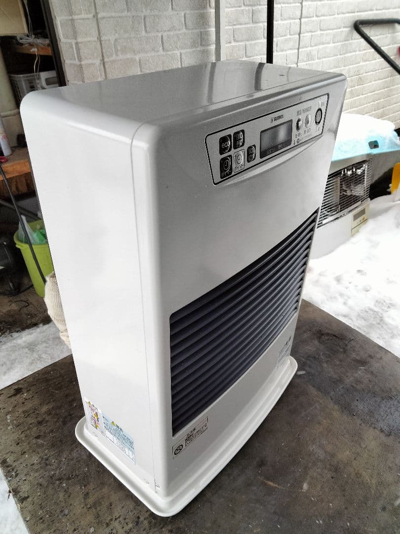 札幌発サンポットFF温風石油ストーブ！品番「FF‐4211TL」2019年式中古