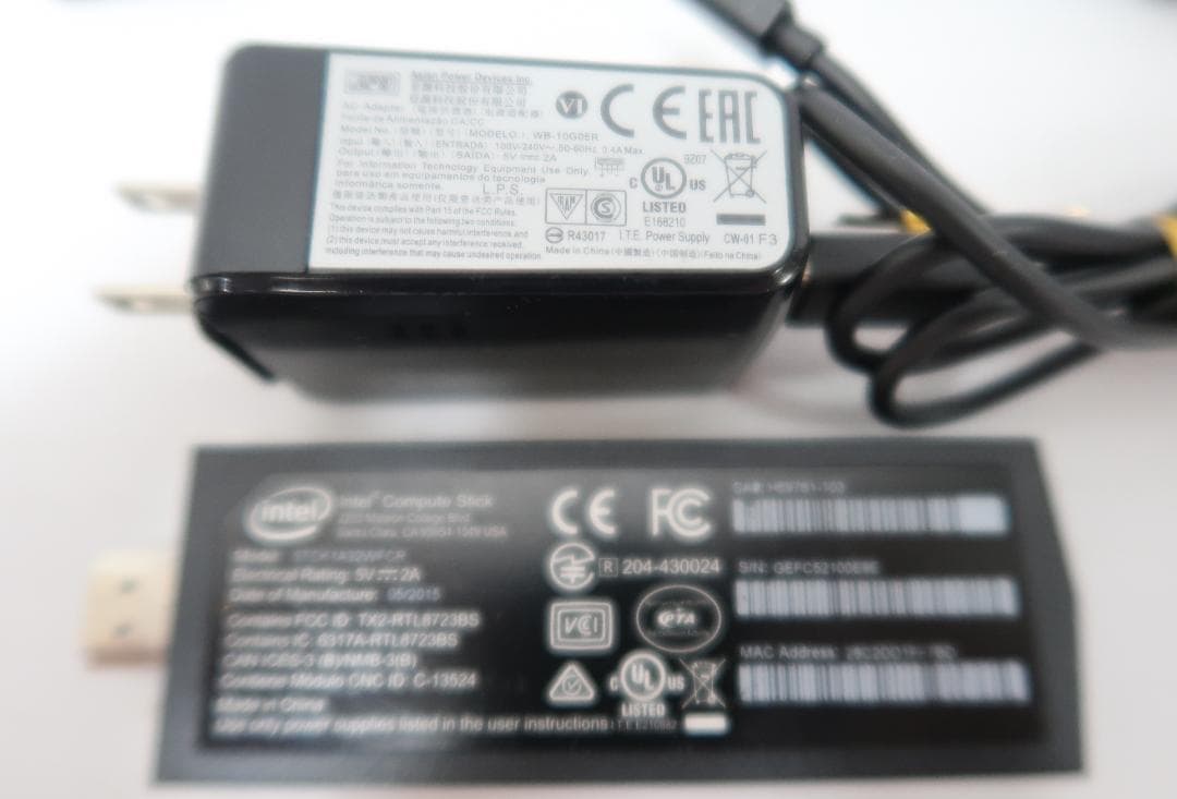 【送料無料】インテル スティック型PC Intel Compute Stick