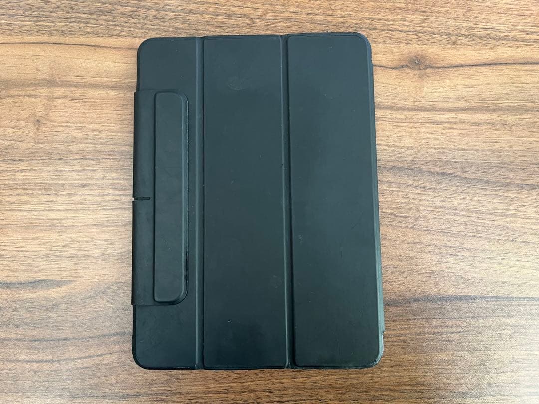 ゆ*ろ様 Apple iPad Air 第四世代本体とESRカバー付き