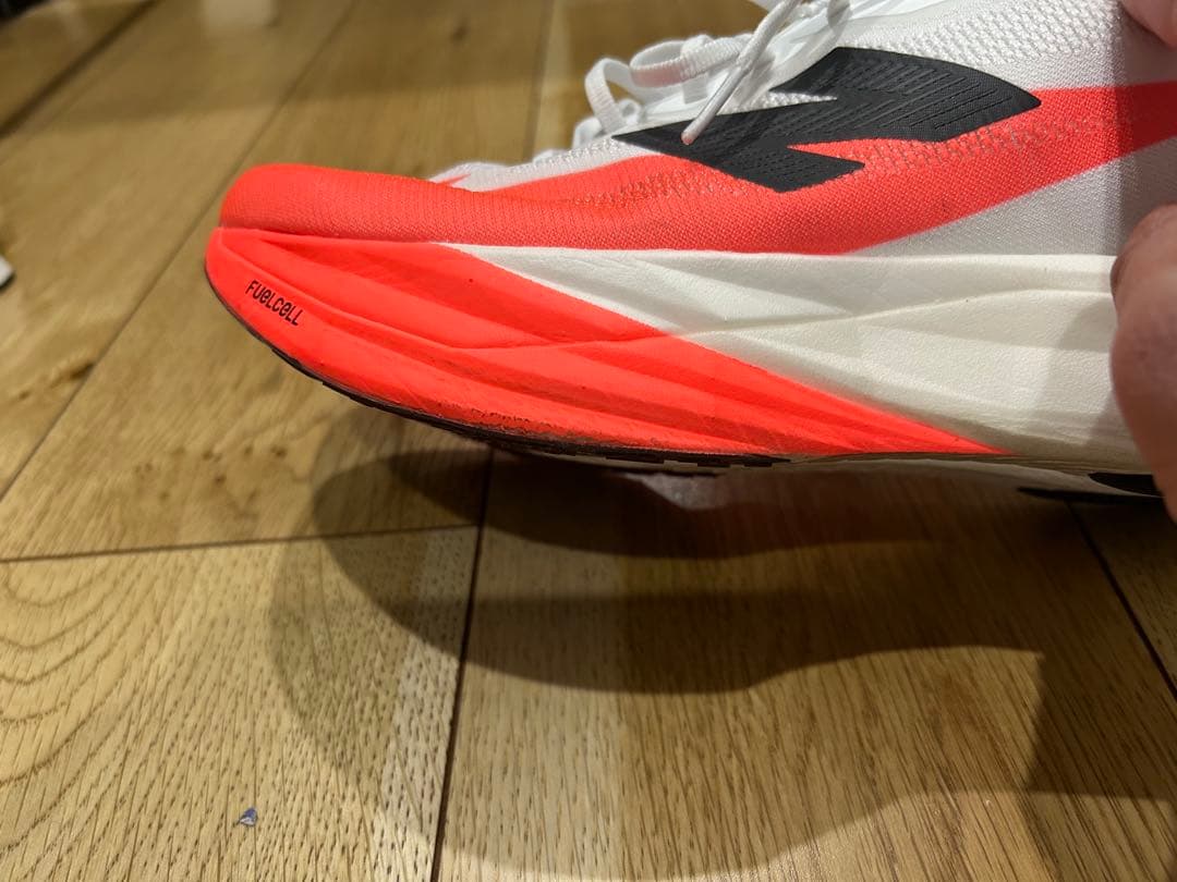 にょん ニューバランスSuperComp Elite v5 26.5