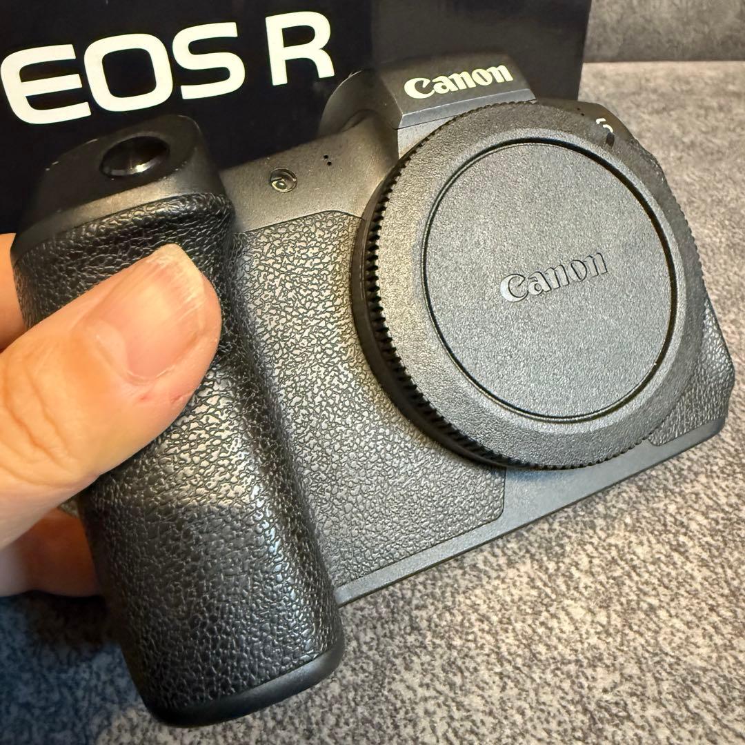 Canon EOS R デジタル一眼レフ 本体　バッテリー2個付き