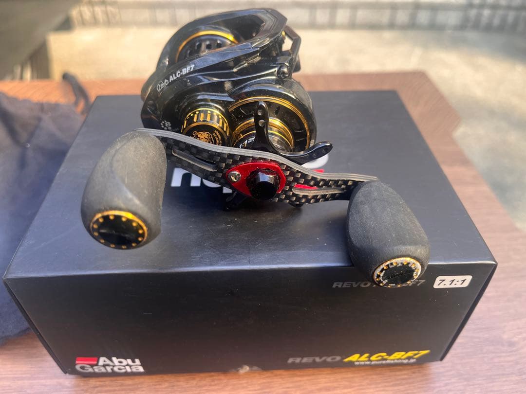 アブガルシア レボ ALC-BF7 右ハンドル (付属品あり)