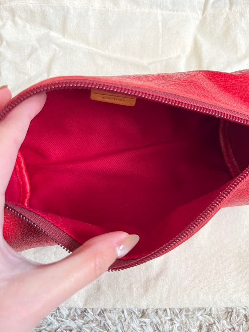 【新品未使用】IL BISONTE 筒型ポーチ