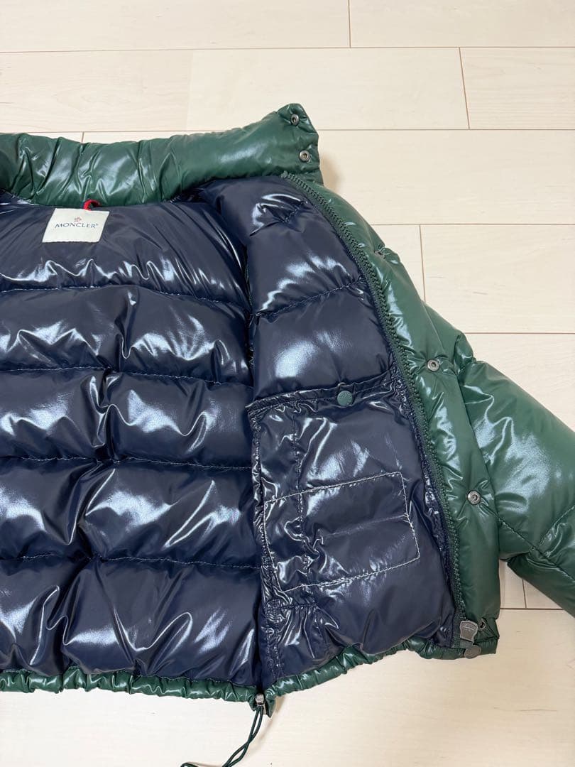 ル*〜様 MONCLER グリーン ショートダウンジャケット