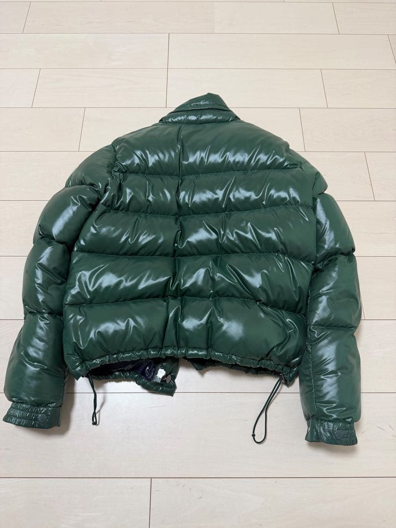 ル*〜様 MONCLER グリーン ショートダウンジャケット