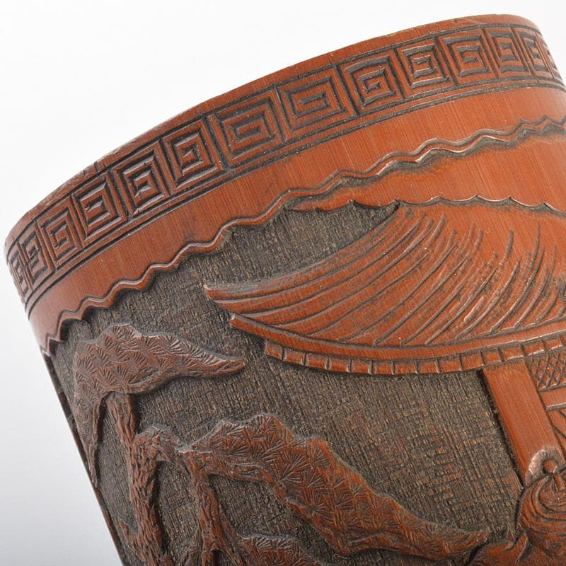 eee 中国　古竹彫刻　神獣桜閣山水文　筆筒　V　R7505