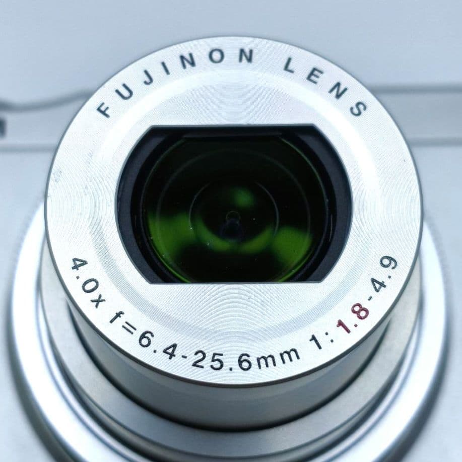 【美品】 FUJIFILM フジフィルム XQ1 元箱付き シルバー 動作OK
