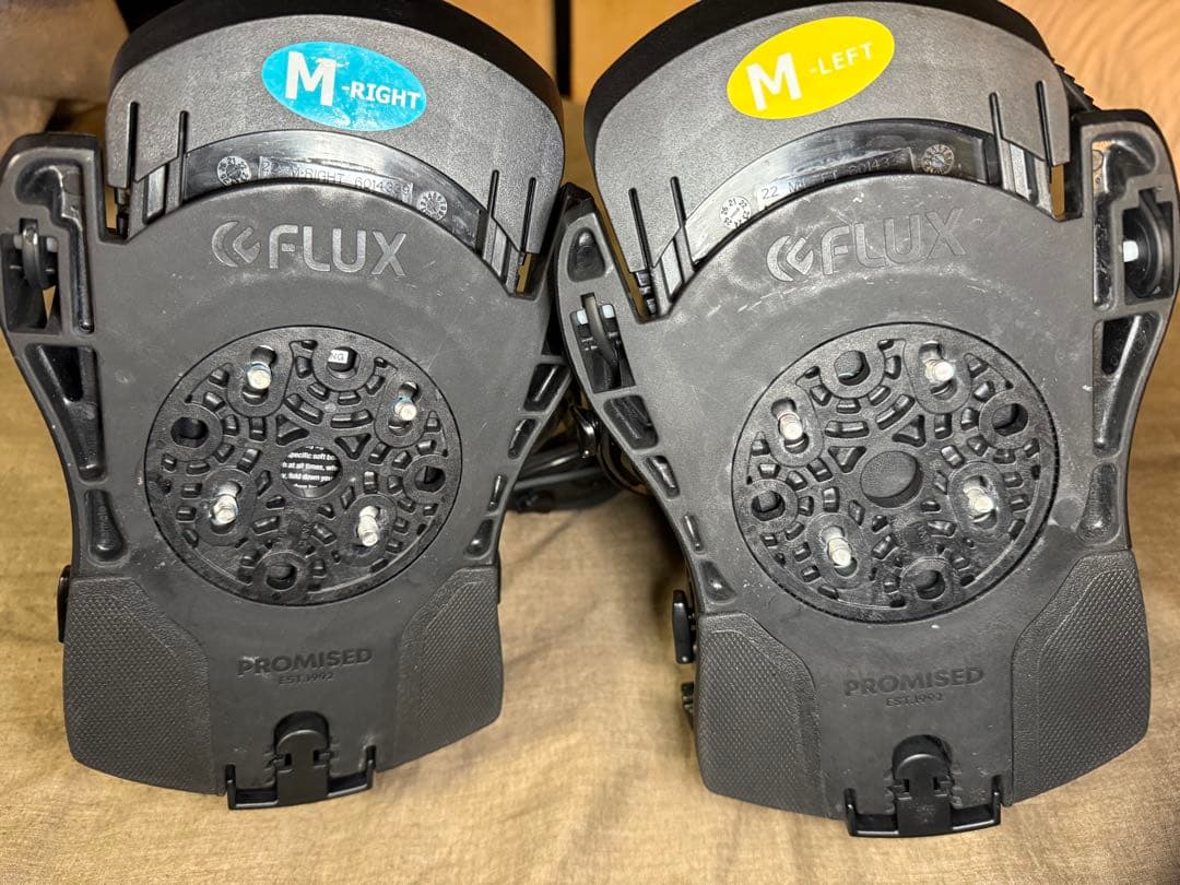 美品 限定品 FLUX DS サイズM