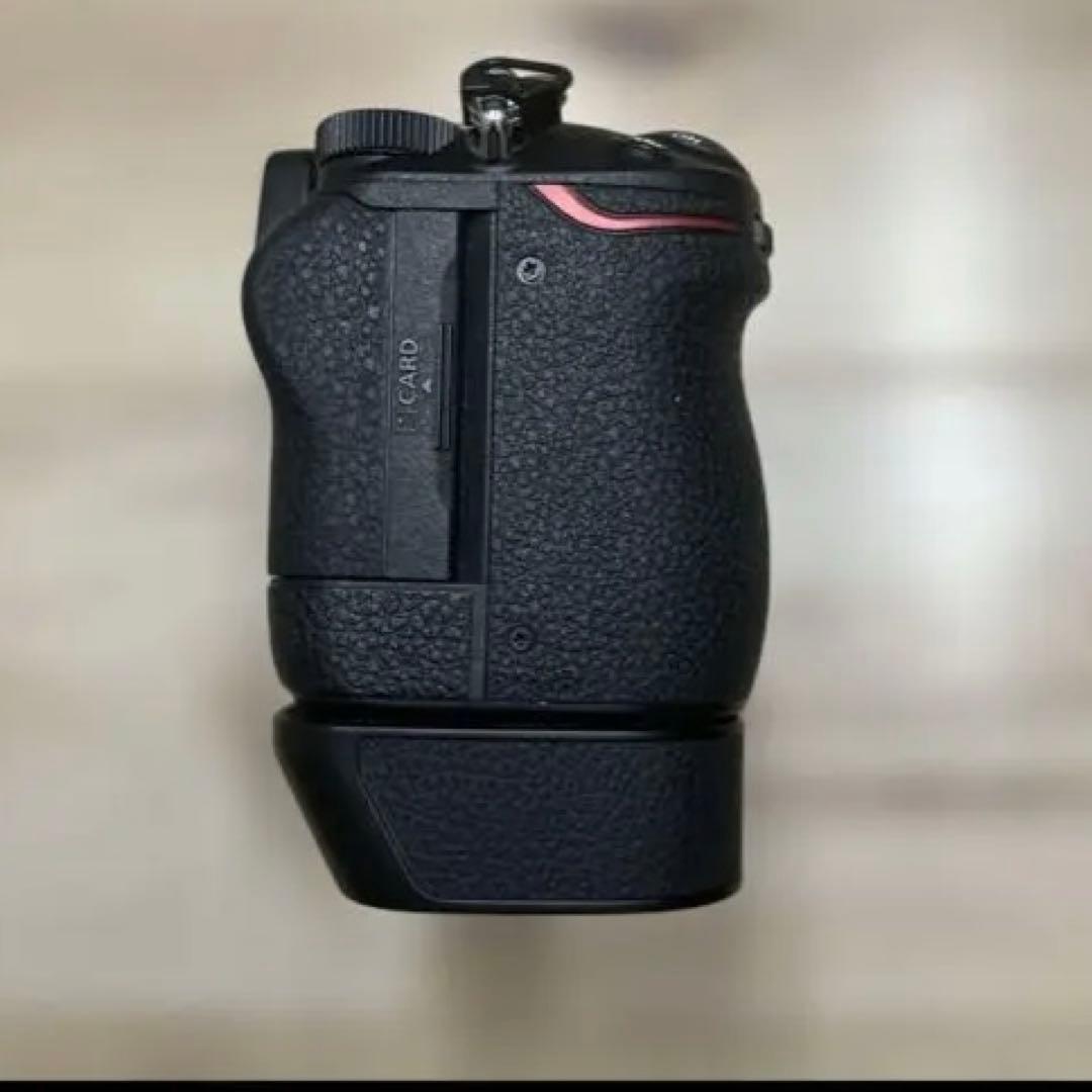 NIKON Z5 ミラーレス一眼　キョウトボーイズのストラップ付