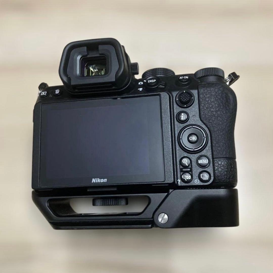 NIKON Z5 ミラーレス一眼　キョウトボーイズのストラップ付