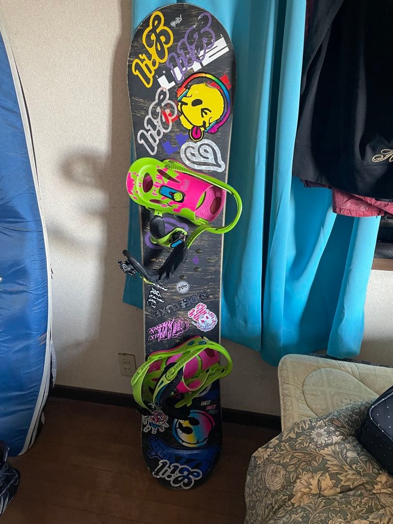 RIDE スノーボード カラフルドット柄 Fluxビンディング付き、ウェアセット