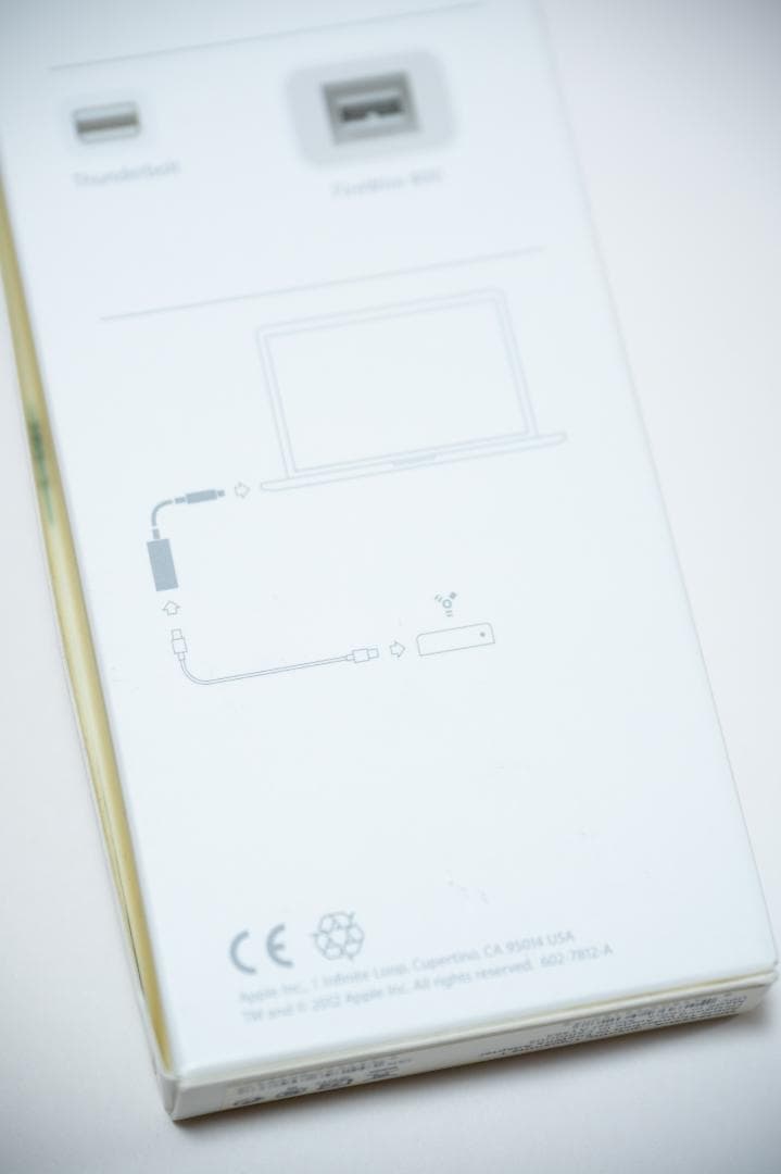 Apple純正 Thunderbolt to FireWire Adapter