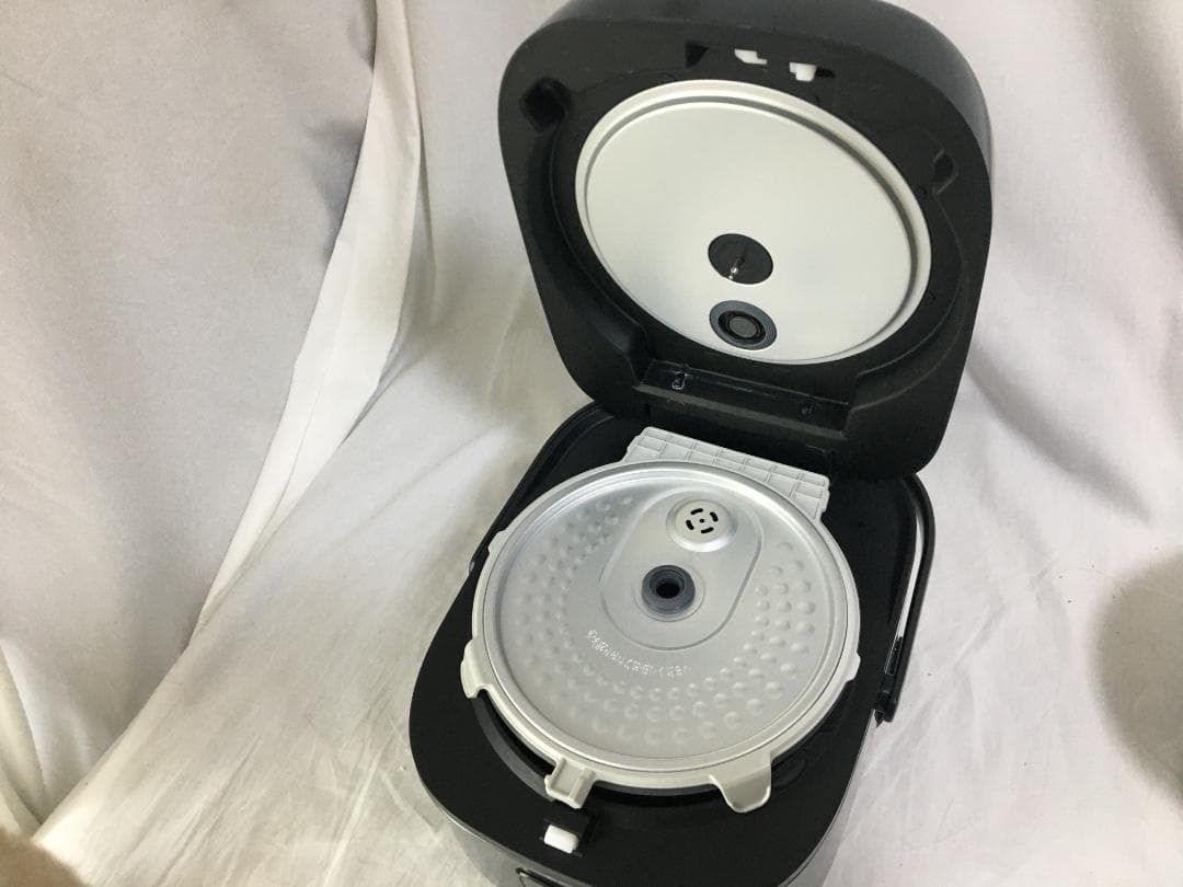 YAMAZEN 炊飯器 YJN-E101 5.5合　2024年製