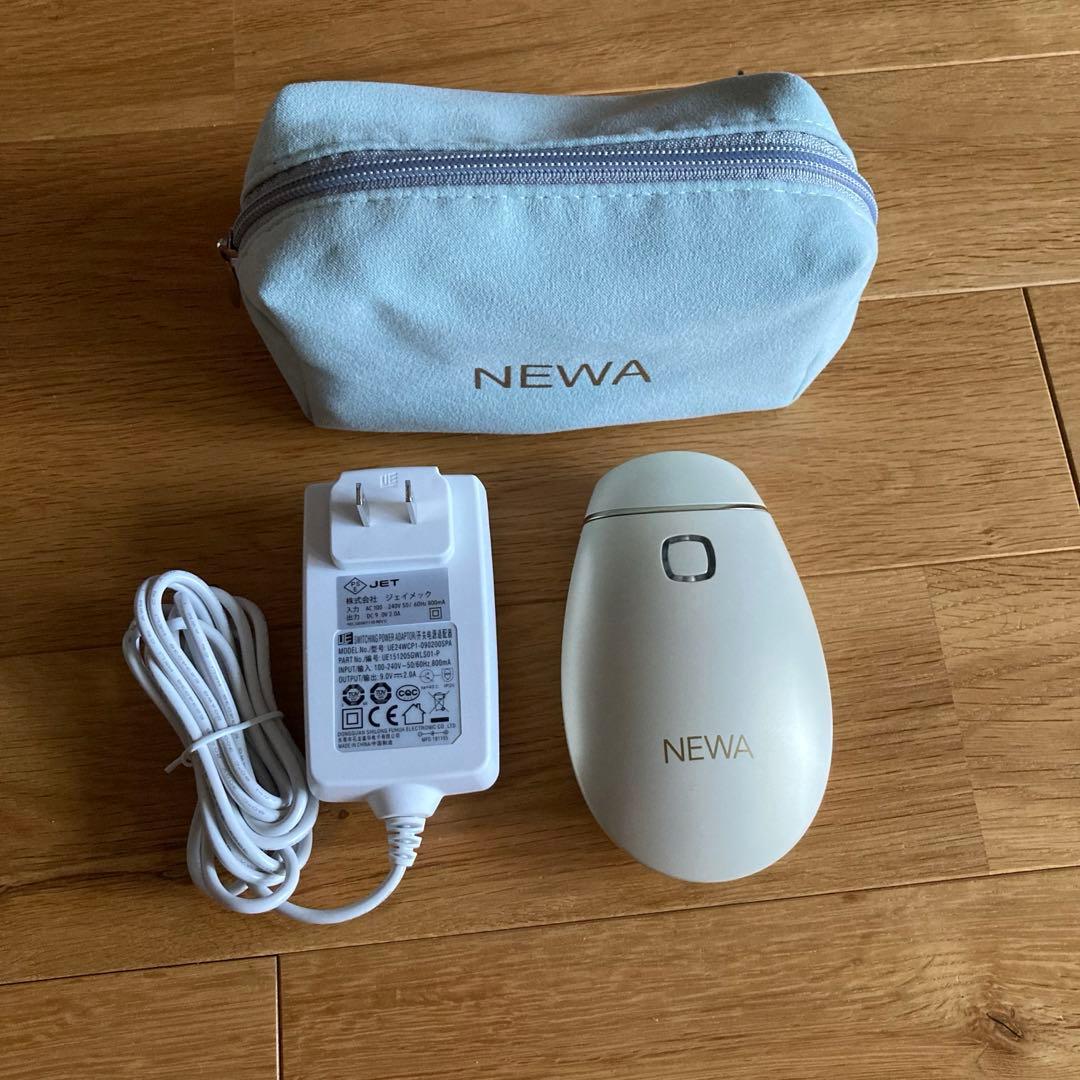 NEWAリフト（コードタイプ）美顔器 収納ケース付き