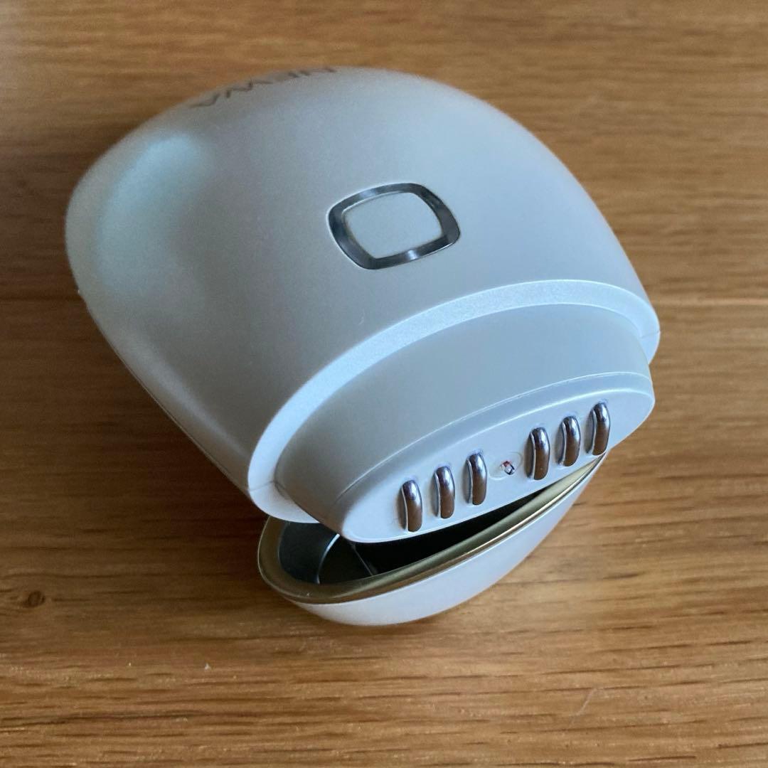 NEWAリフト（コードタイプ）美顔器 収納ケース付き