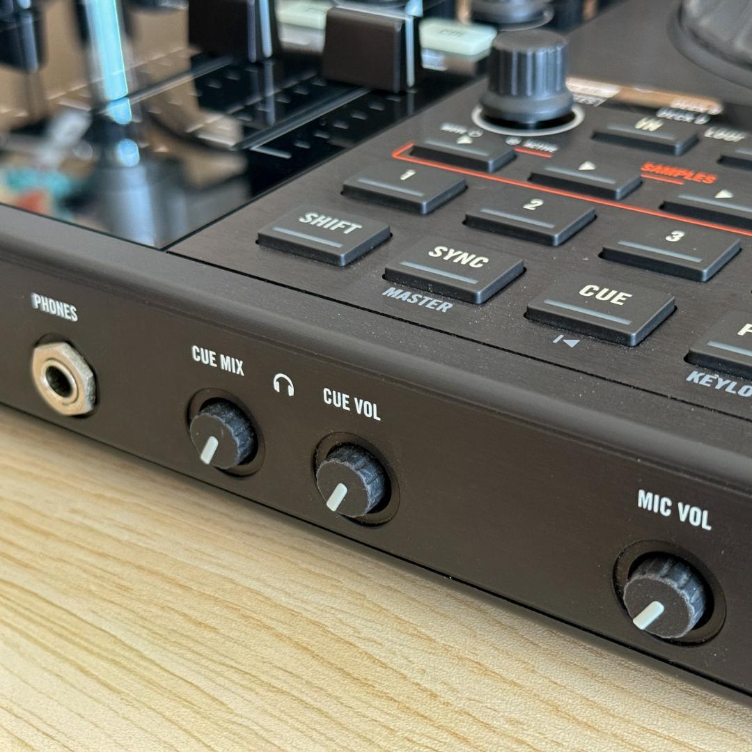 DJ機材 Native Instruments Traktor Kontrol S4 DJ