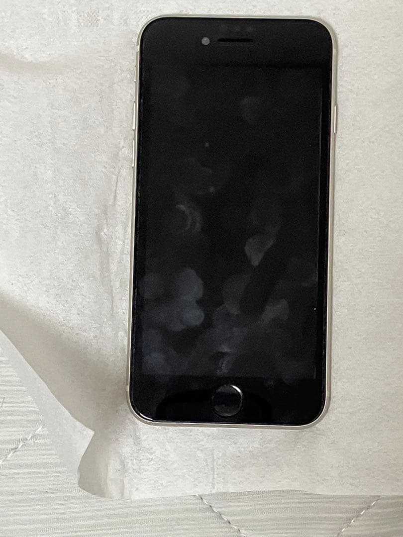 iPhone SE3 第3世代　64GB スターライト