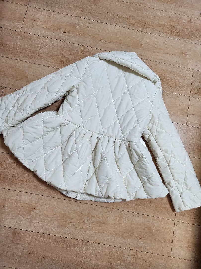 未使用！フィットモア☆ペプラムキルティング中綿ジャケット