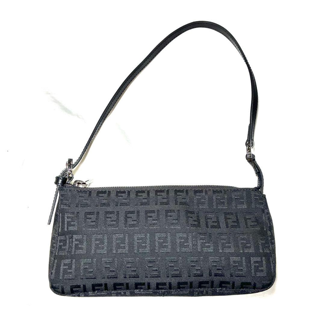 【未使用級】　FENDI フェンディ　アクセサリーポーチ　ズッキーノ　カード付き