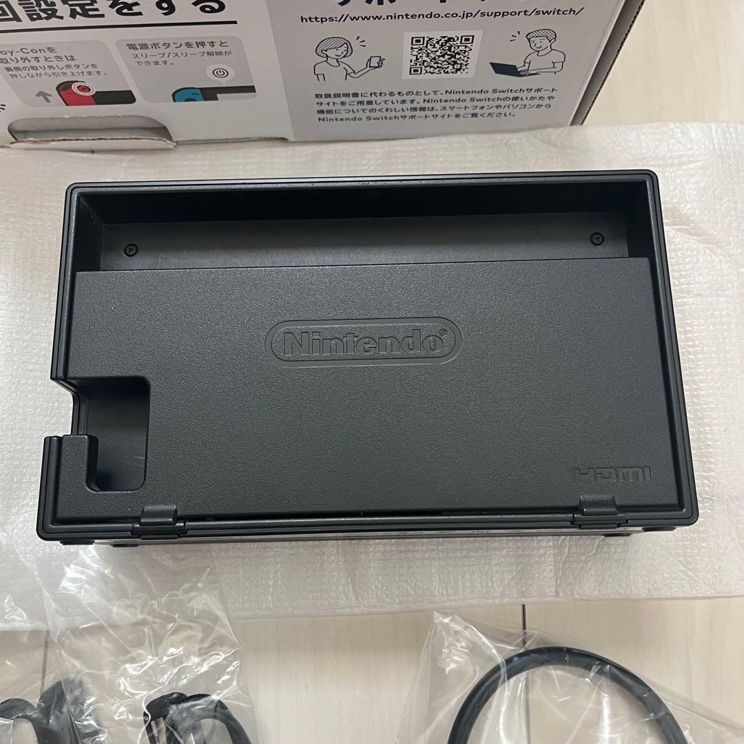 Nintendo Switch 本体　プロコン２個　イヤホン　ソフト&ケース
