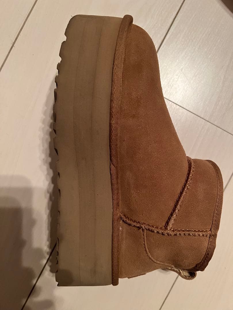 UGG クラシック ウルトラミニプラットフォーム ブーツ　ブラウン　22cm