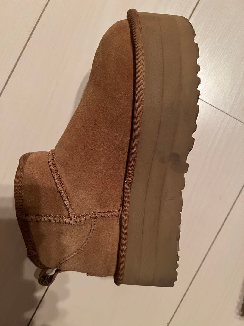 UGG クラシック ウルトラミニプラットフォーム ブーツ　ブラウン　22cm