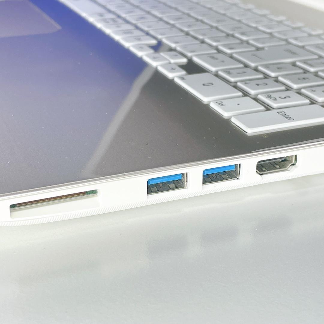 動作快適SSD✨Windows11✨ゴールド✨東芝カメラ付ノートパソコン薄型