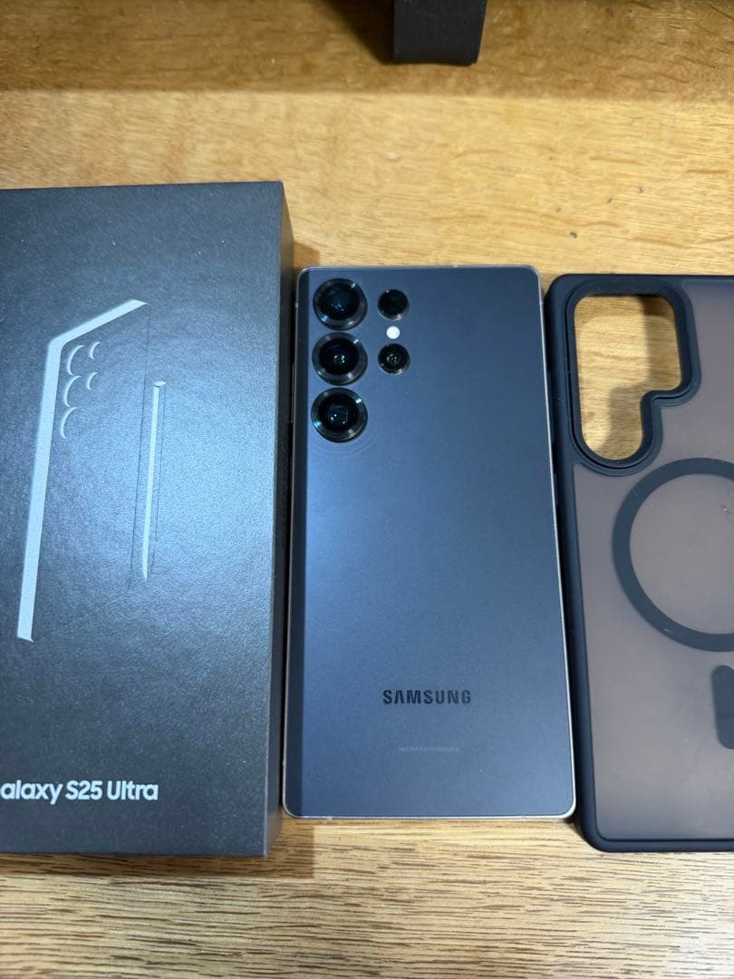 Samsung Galaxy S25 Ultra ケース付き