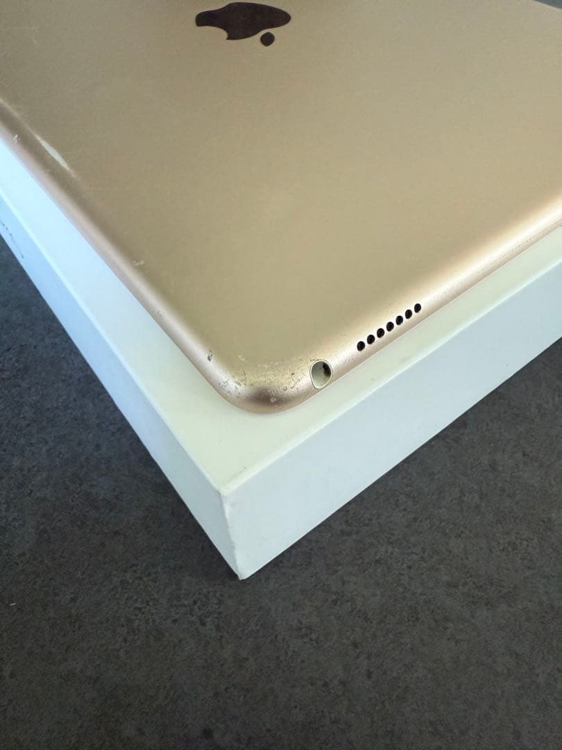 iPad Pro 9.7インチ ゴールド128G