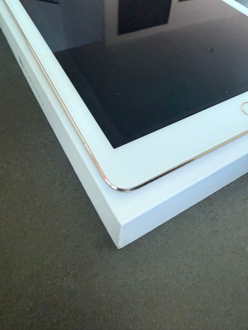 iPad Pro 9.7インチ ゴールド128G