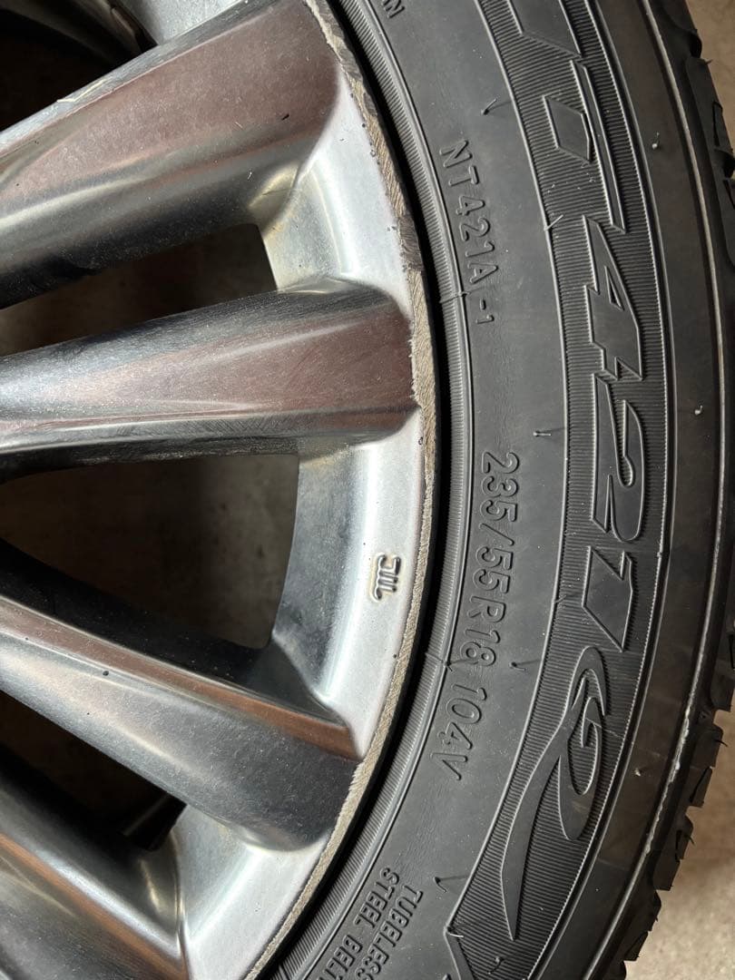 送料無料　ハリアー60トヨタ 18インチ 純正ホイールタイヤセット 2023製