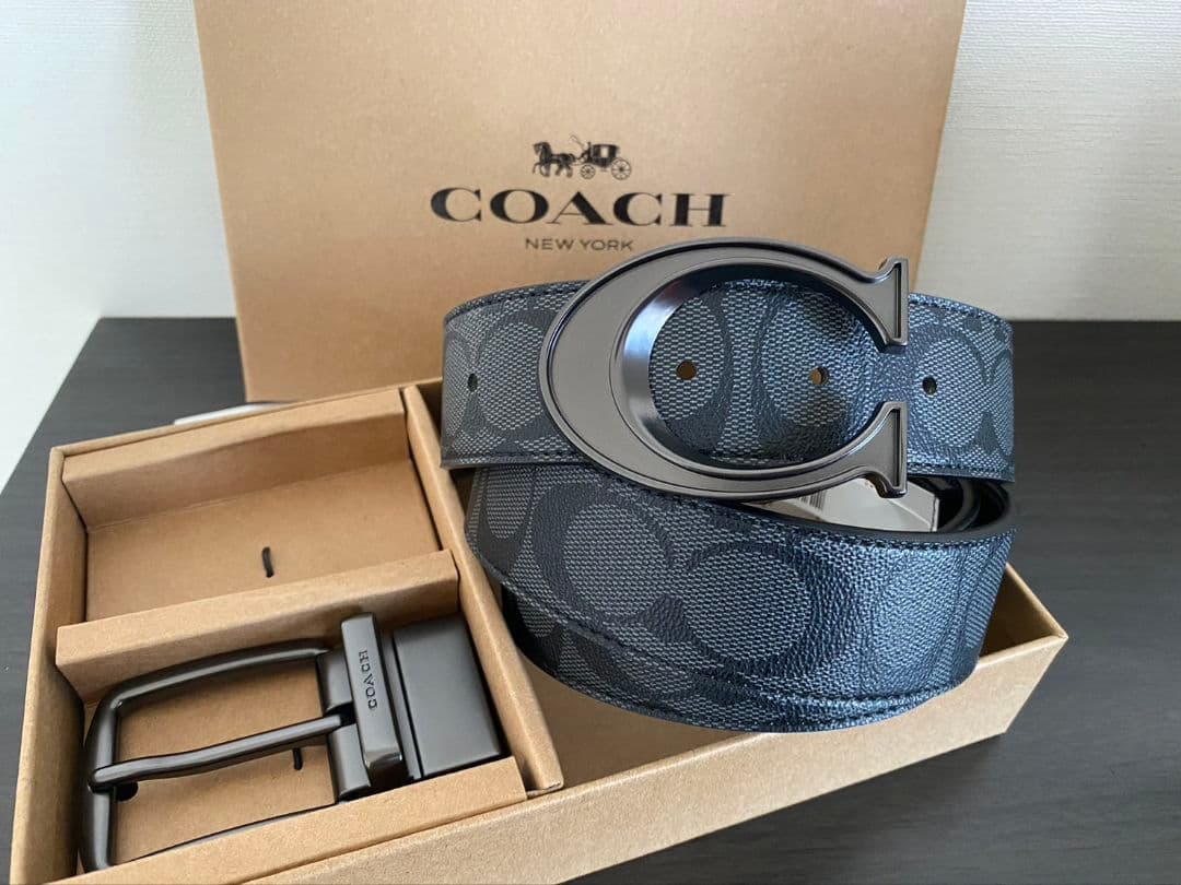 SALE♪コーチ　新品　リバーシブル　バックル回転シグネチャーベルトセット