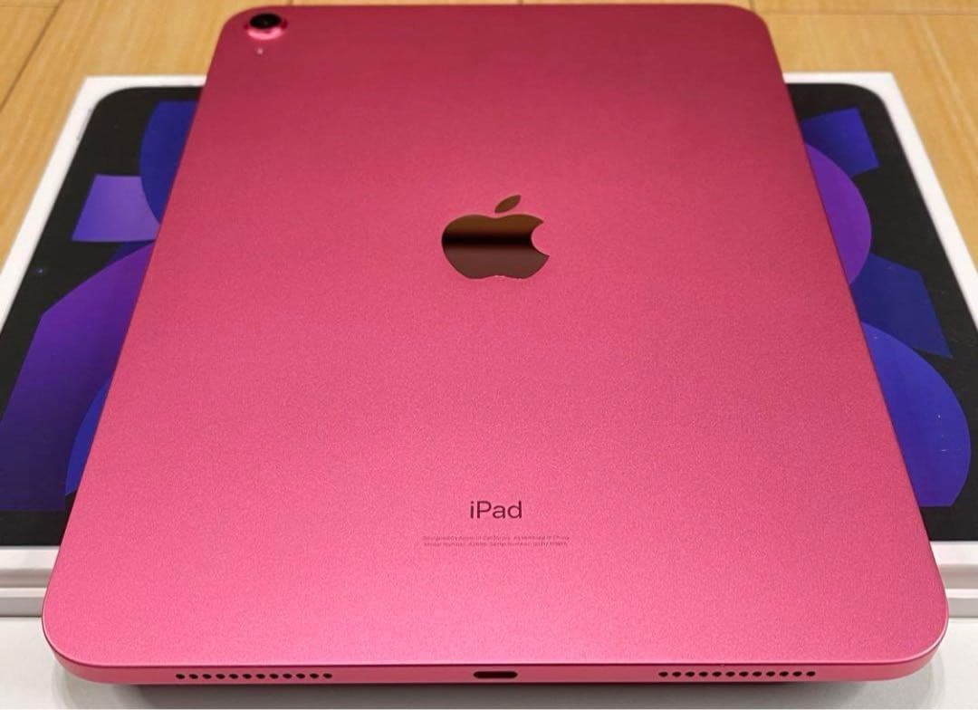 【美品】Ipad第10世代Wi-Fiモデル64Gbキーボードとカバー付き