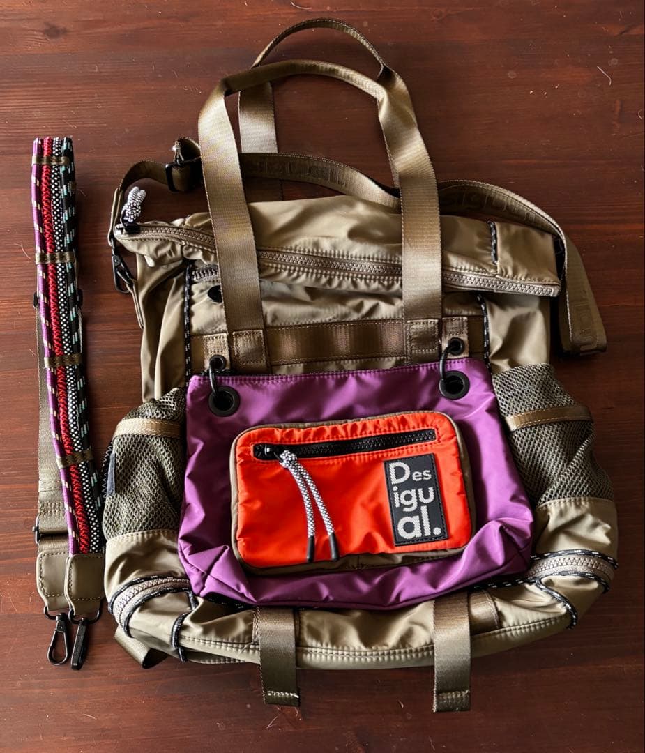 Desigual デジグアル　大型マルチポジションVOYAGERバックパック