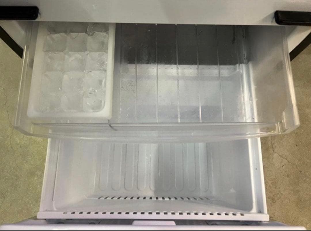 2017年式 137L ガラストップ 冷蔵庫 シャープ SJ-GD14D-B