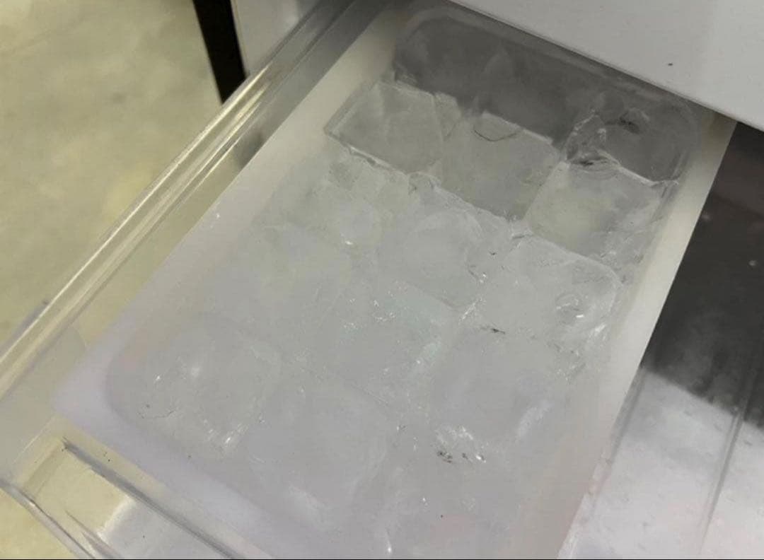 2017年式 137L ガラストップ 冷蔵庫 シャープ SJ-GD14D-B