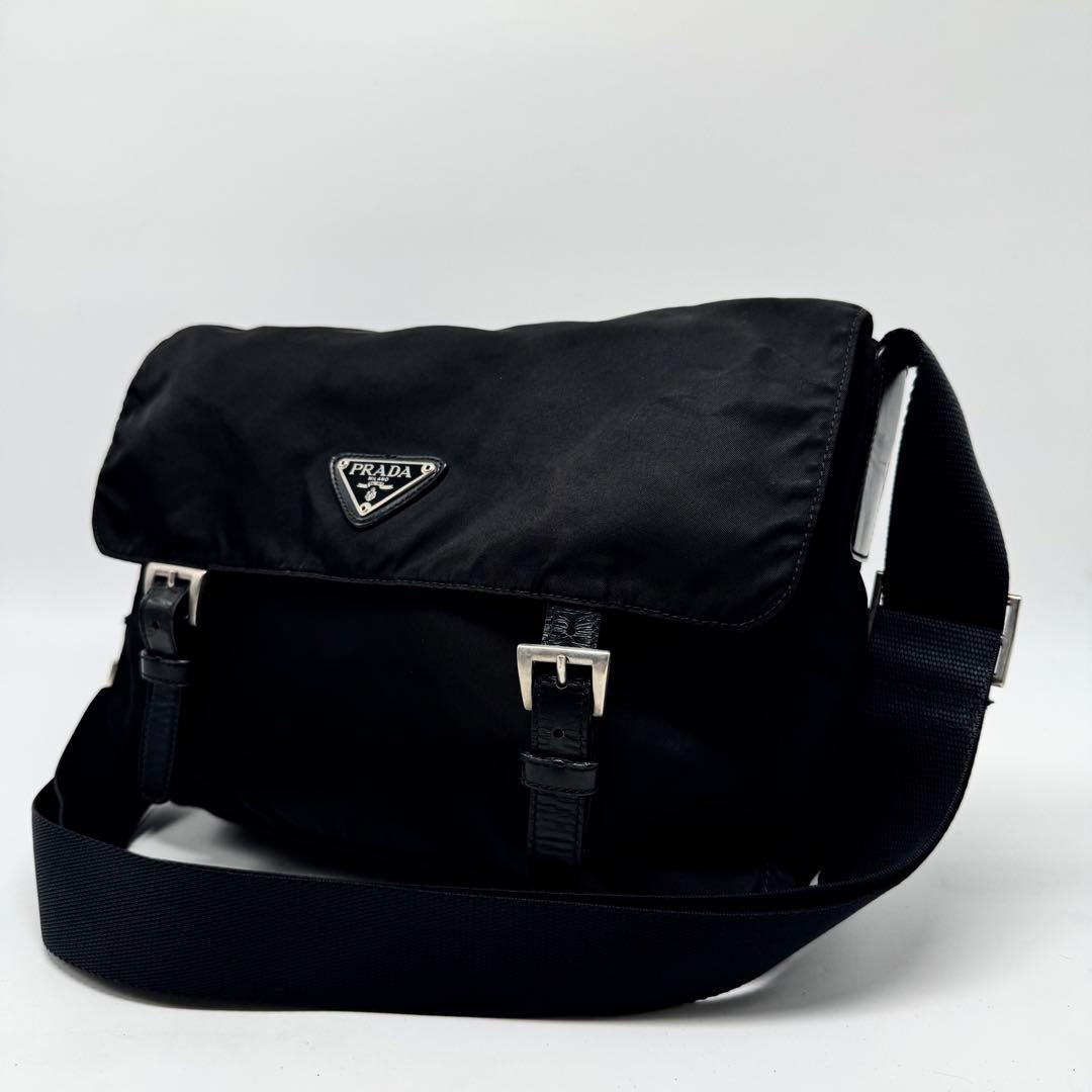 プラダ ショルダーバッグ ナイロン ブラック メッセンジャーバッグ 斜め掛け